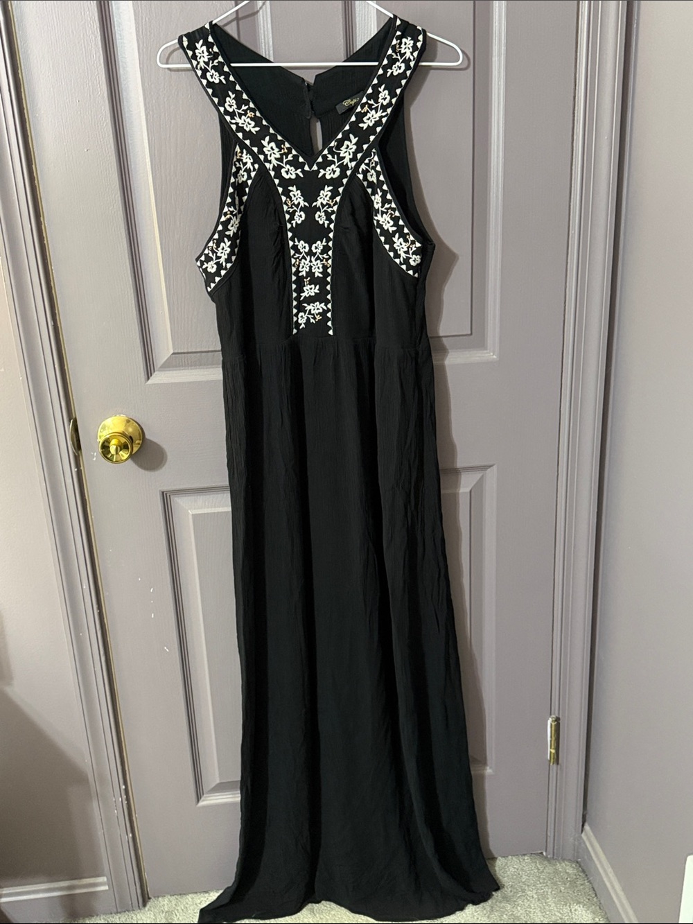 Cupio Black Sleeveless Embroidered V-Neck Women's Maxi Dress